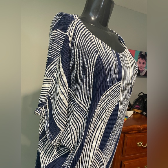 red coral Tops - Women’s Red Coral Wide Arm Sweater ( one size )